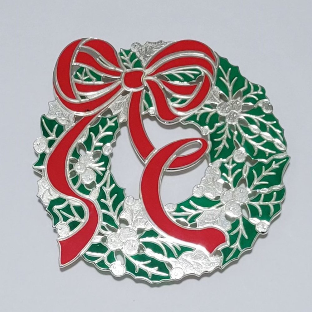 Holiday Collection HOLIDAY WREATH TRIVET Wm. A. Rogers - Silverplate & Enamel